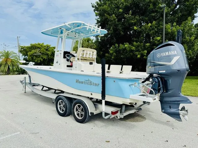 Slide: The Image of NauticStar 265 XTS 2018 - 3