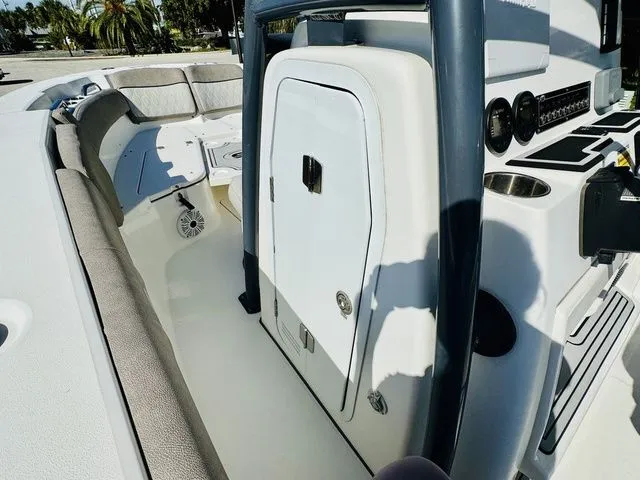 Slide: The Image of Sea Fox 228 Commander 2021 - 12