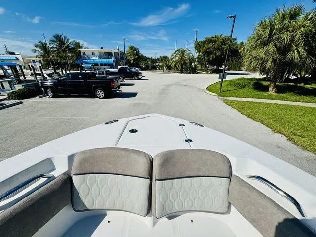 Slide: The Image of Sea Fox 228 Commander 2021 - 17