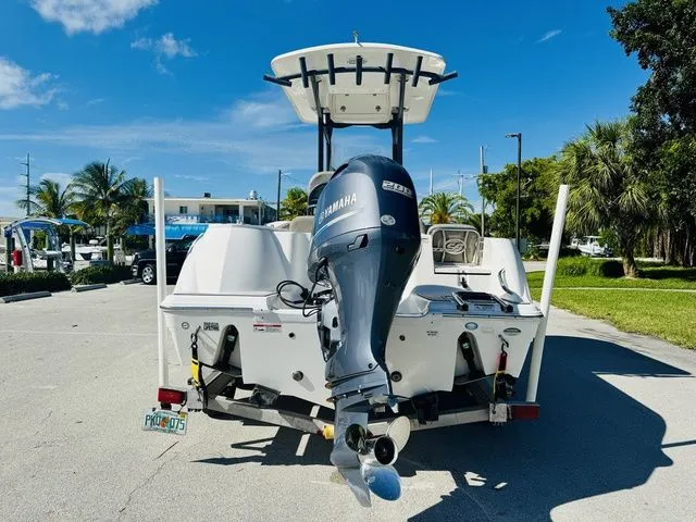 Slide: The Image of Sea Fox 228 Commander 2021 - 4