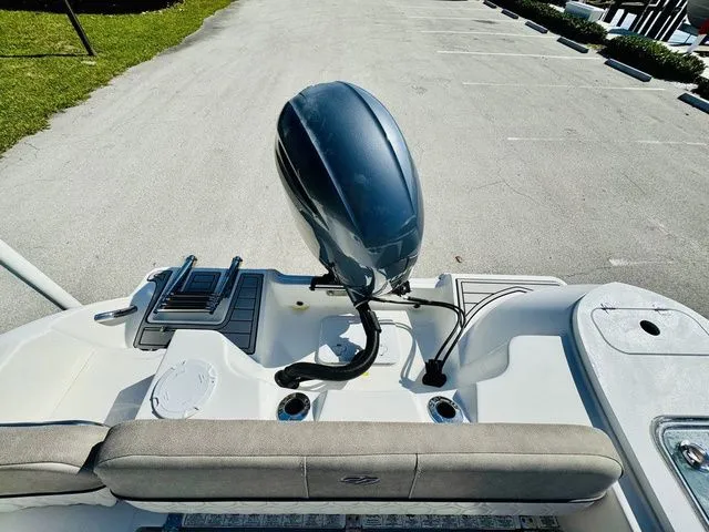 Slide: The Image of Sea Fox 228 Commander 2021 - 5