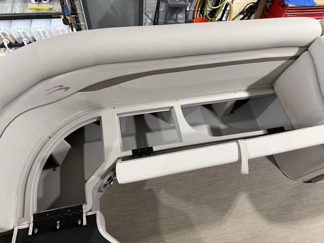 Slide: The Image of Bennington 21 SL 2017 - 8