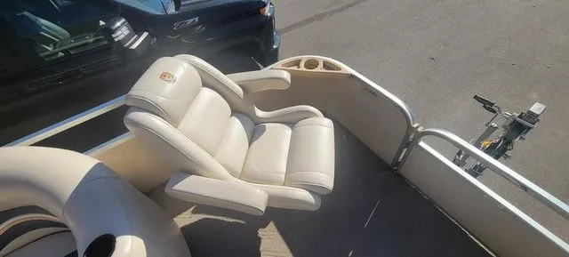 Slide: The Image of Premier Escapade 25 2002 - 6