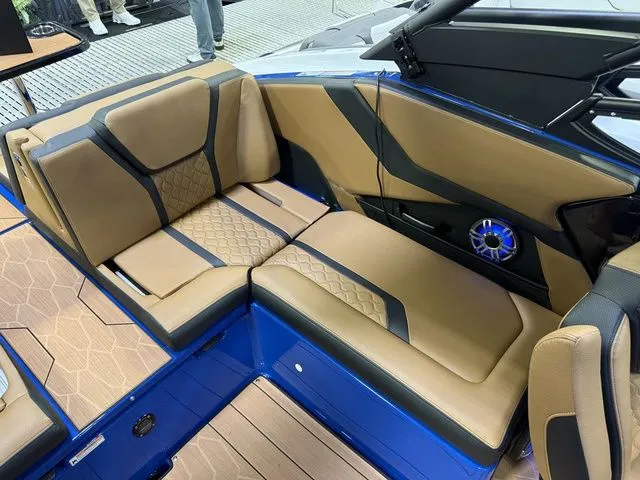 Slide: The Image of Yamaha 255XD 2026 - 11