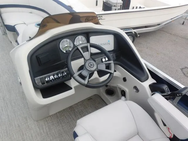 Slide: The Image of Avalon Catalina Rear Fish 23 FT 2023 - 10