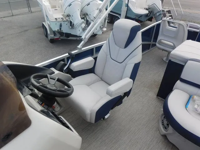 Slide: The Image of Avalon Catalina Rear Fish 23 FT 2023 - 12