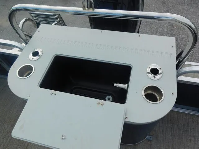 Slide: The Image of Avalon Catalina Rear Fish 23 FT 2023 - 16