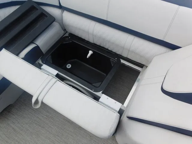 Slide: The Image of Avalon Catalina Rear Fish 23 FT 2023 - 18