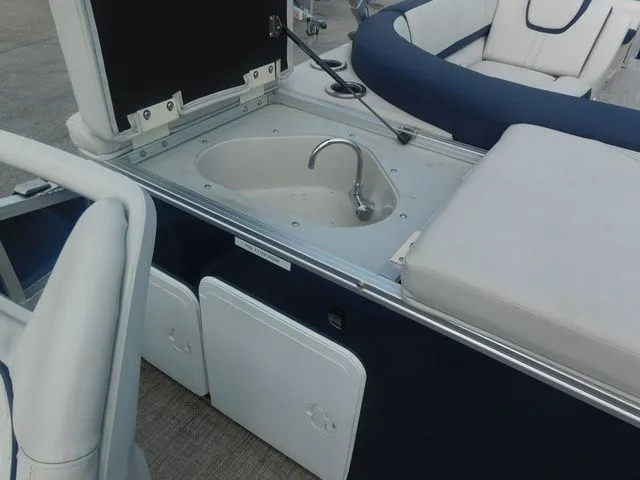 Slide: The Image of Avalon Catalina Rear Fish 23 FT 2023 - 19