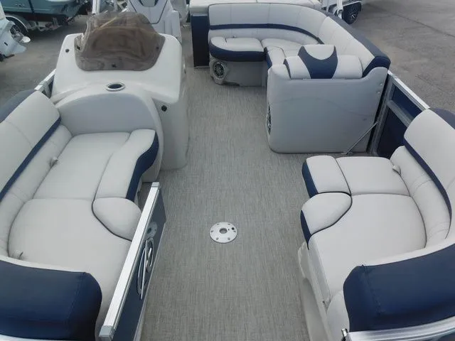 Slide: The Image of Avalon Catalina Rear Fish 23 FT 2023 - 7