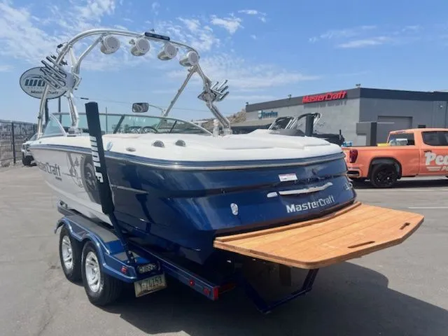 Slide: The Image of MasterCraft X30 2007 - 8