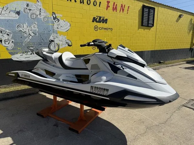 Slide: The Image of Yamaha VX Cruiser HO 2024 - 10