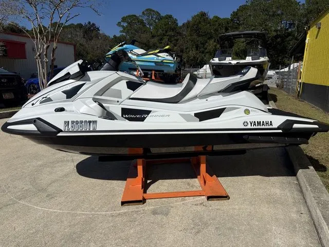 Slide: The Image of Yamaha VX Cruiser HO 2024 - 5