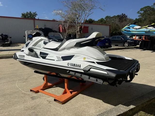 Slide: The Image of Yamaha VX Cruiser HO 2024 - 6