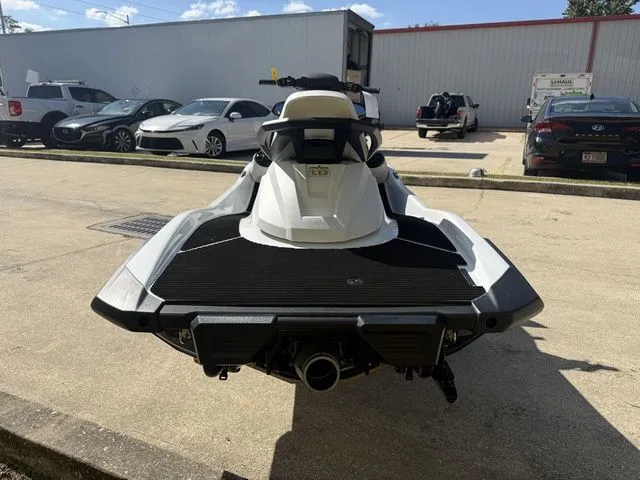 Slide: The Image of Yamaha VX Cruiser HO 2024 - 7