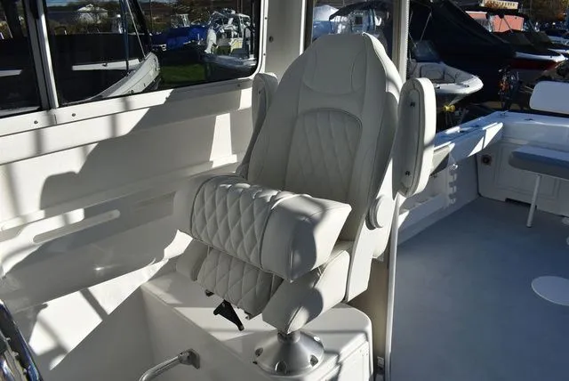 Slide: The Image of Steiger Craft 255 Miami 2026 - 38