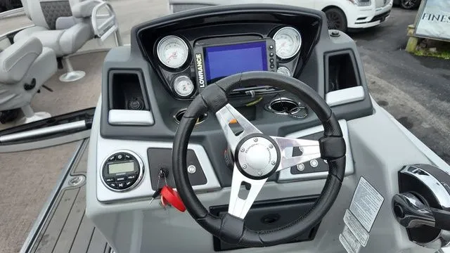 Slide: The Image of Ranger 223FC 2022 - 5