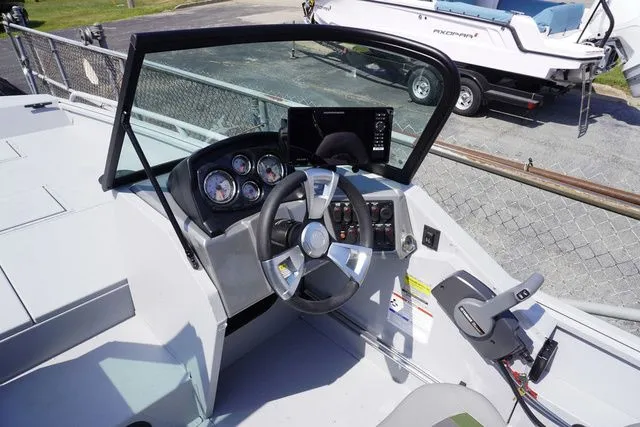 Slide: The Image of G3 Sportsman 2400 2025 - 13