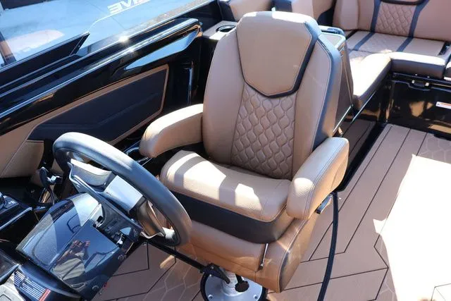 Slide: The Image of Yamaha 255XD - BLACK 2026 - 17