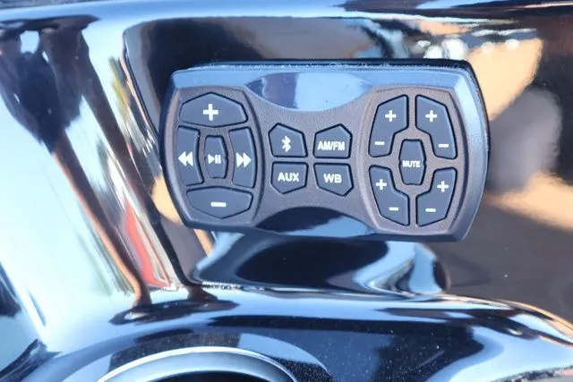 Slide: The Image of Yamaha 255XD - BLACK 2026 - 27