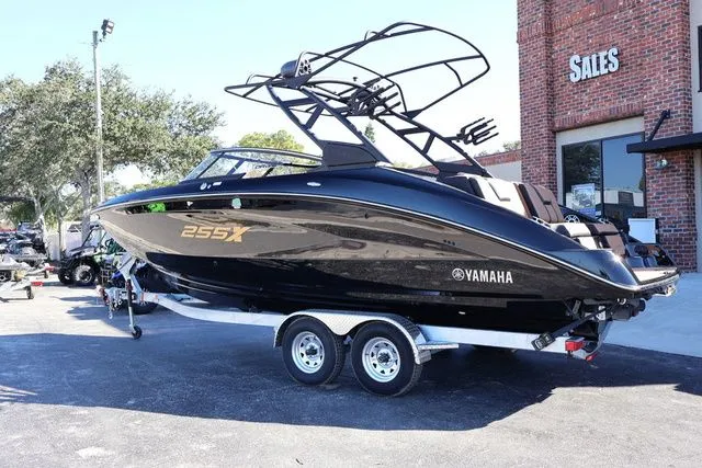 Slide: The Image of Yamaha 255XD - BLACK 2026 - 4