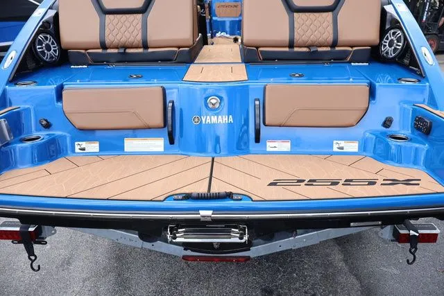 Slide: The Image of Yamaha 255XD - UTOPIA BLUE 2026 - 10