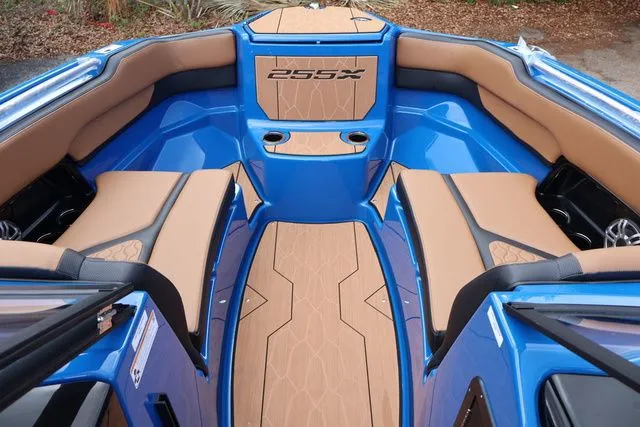 Slide: The Image of Yamaha 255XD - UTOPIA BLUE 2026 - 12