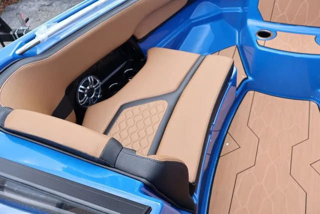 Slide: The Image of Yamaha 255XD - UTOPIA BLUE 2026 - 14