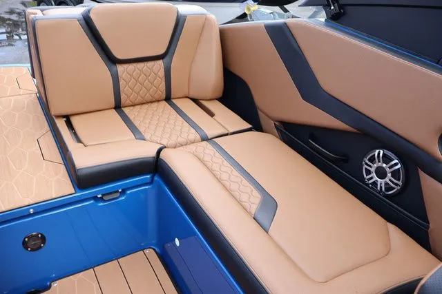 Slide: The Image of Yamaha 255XD - UTOPIA BLUE 2026 - 19