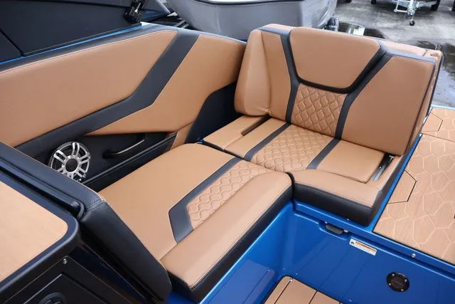 Slide: The Image of Yamaha 255XD - UTOPIA BLUE 2026 - 20