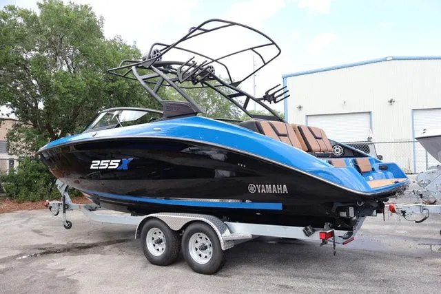 Slide: The Image of Yamaha 255XD - UTOPIA BLUE 2026 - 4