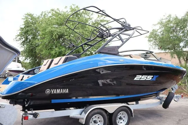 Slide: The Image of Yamaha 255XD - UTOPIA BLUE 2026 - 6