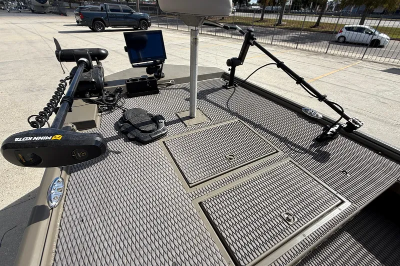 Slide: The Image of 2022 Gator Tail Extreme 1860cc boat deck with Minn Kota trolling motor and electronics. - 10