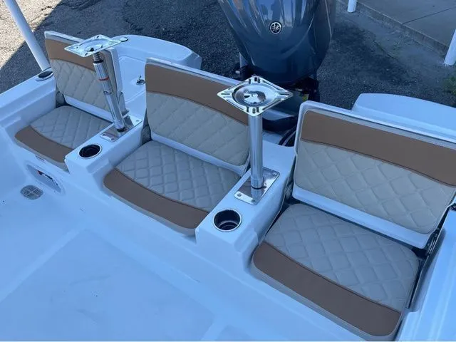 Slide: The Image of NauticStar 231 Hybrid 2026 - 13