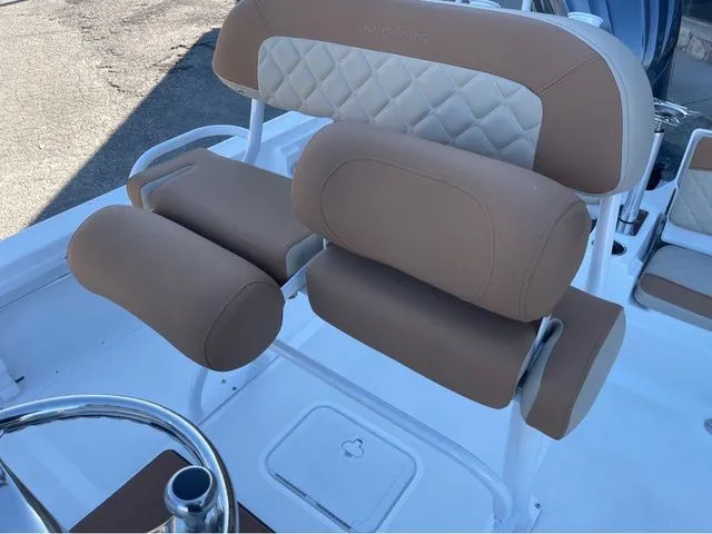 Slide: The Image of NauticStar 231 Hybrid 2026 - 17