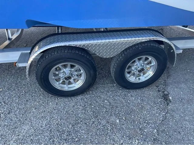 Slide: The Image of NauticStar 231 Hybrid 2026 - 21