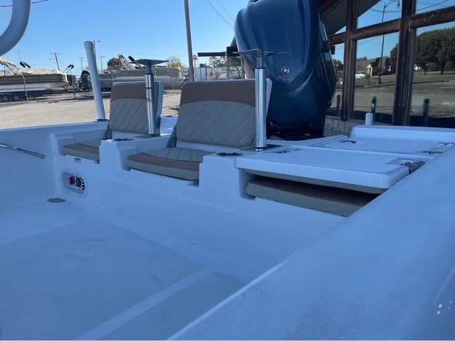 Slide: The Image of NauticStar 231 Hybrid 2026 - 5