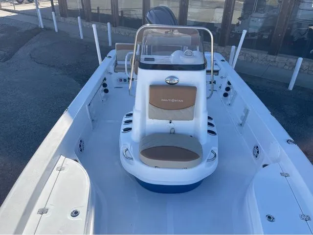 Slide: The Image of NauticStar 231 Hybrid 2026 - 8