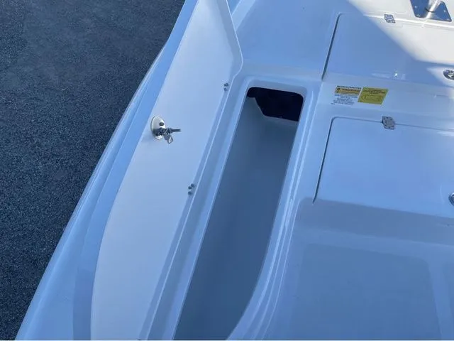 Slide: The Image of NauticStar 224 Bay 2026 - 20