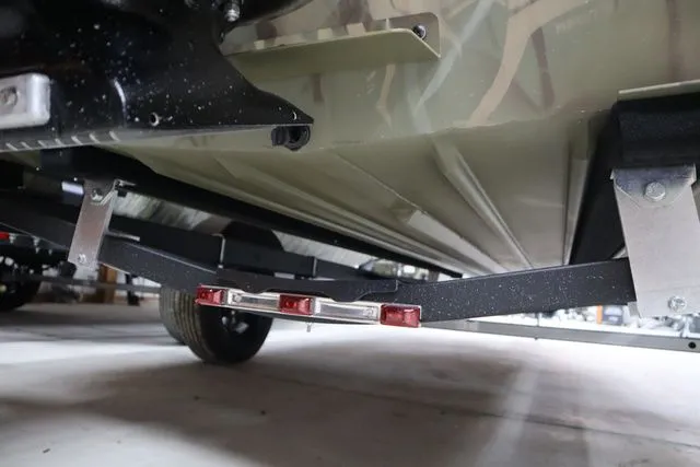 Slide: The Image of Crestliner 2070 Retriever SCHD 2026 - 11