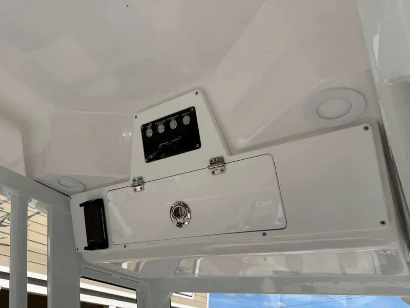 Slide: The Image of Sea Fox 228 Commander 2026 - 10