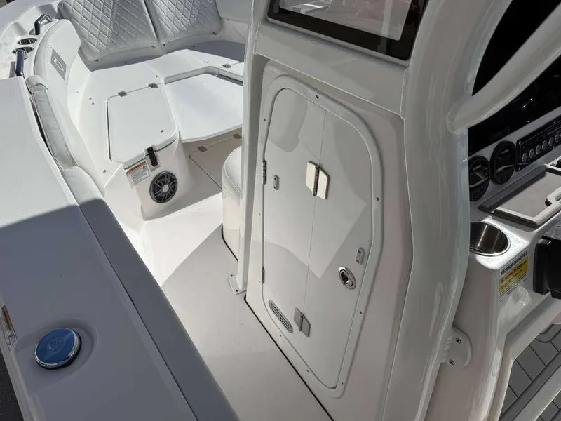 Slide: The Image of Sea Fox 228 Commander 2026 - 15