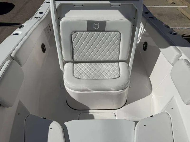 Slide: The Image of Sea Fox 228 Commander 2026 - 18