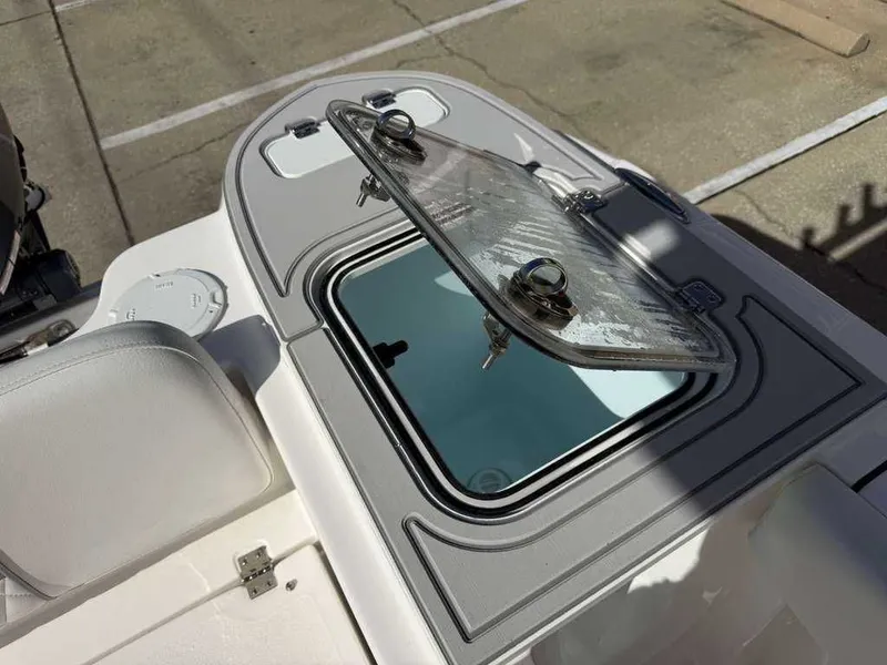 Slide: The Image of Sea Fox 228 Commander 2026 - 6