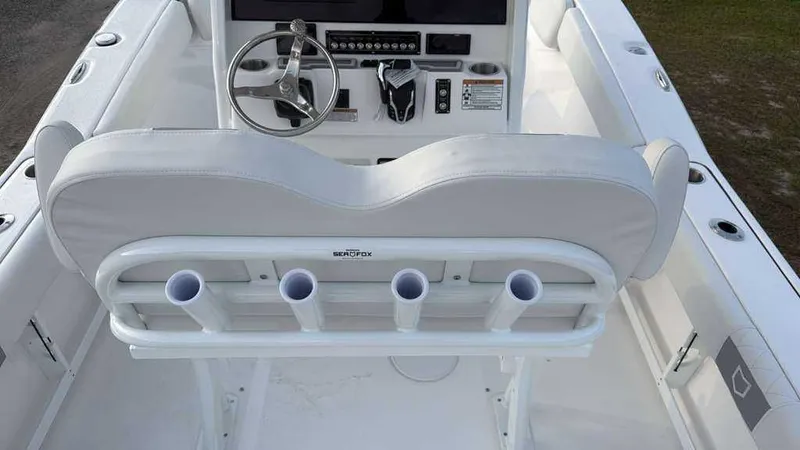 Slide: The Image of Sea Fox 248 Commander 2026 - 10