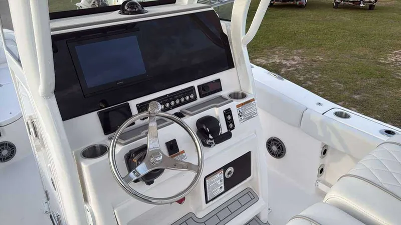 Slide: The Image of Sea Fox 248 Commander 2026 - 13