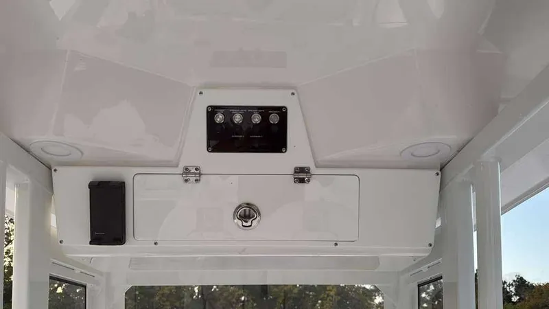 Slide: The Image of Sea Fox 248 Commander 2026 - 14