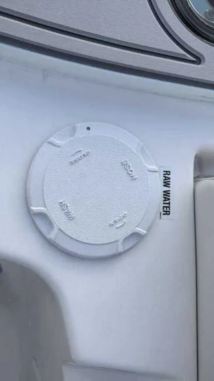 Slide: The Image of Sea Fox 248 Commander 2026 - 8