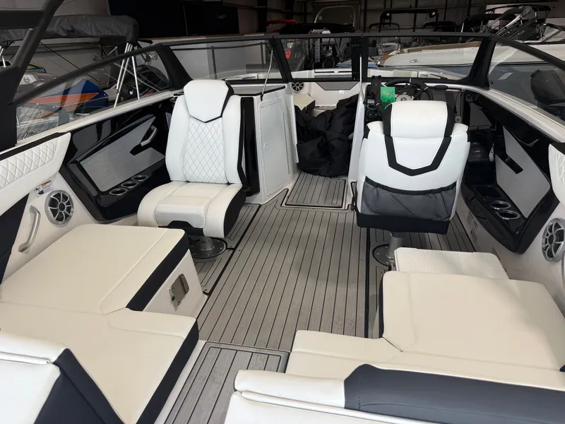 Slide: The Image of Yamaha 222 S w/ Twin 1.8L Yamaha's 2026 - 4