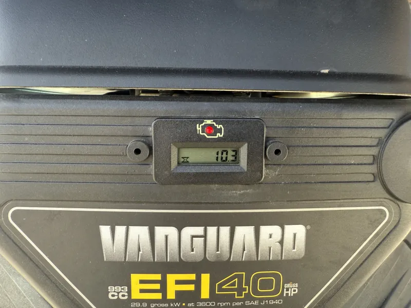 Slide: The Image of Vanguard EFI 40 engine display on 2022 Gator Tail Extreme Series 1860CC. - 21